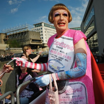 Grayson Perry looks amazing on the red carpet