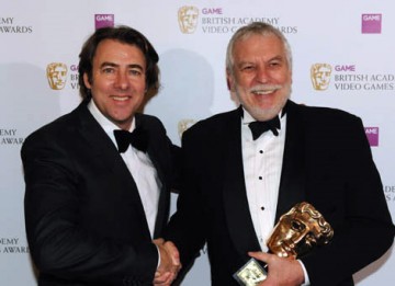TV presenter and comedian Jonathan Ross presented the Fellowship to one of the founding fathers of the video games, Nolan Bushnell (BAFTA / James Kennedy). 
