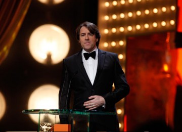 Jonathan Ross makes his opening speech as host of this year's Orange British Academy Film Awards (BAFTA/Brian Ritchie).