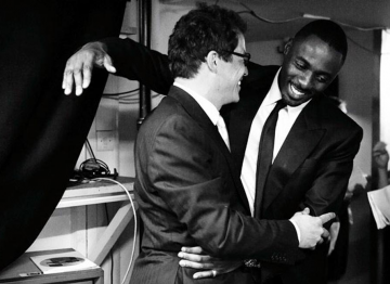 Dominic West and Idris Elba backstage at the 2009 BAFTA Television Awards.