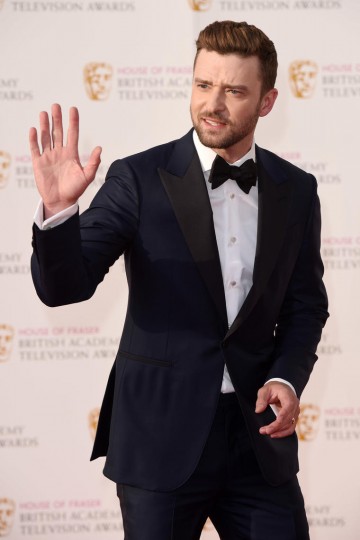 Justin Timberlake waves to the crowds