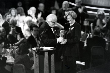 Richard Attenborough with BAFTA winner Maggie Smith at the British Academy of Film and Television Arts Awards in 1993.