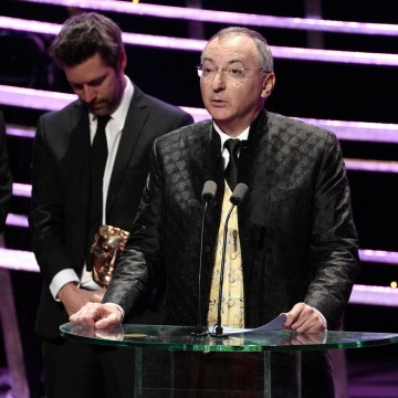 Director Peter Kosminsky accepts the award for Drama Series for Wolf Hall