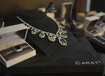 A stunning display of emerald pieces from official BAFTA jewellery partner CARAT*.