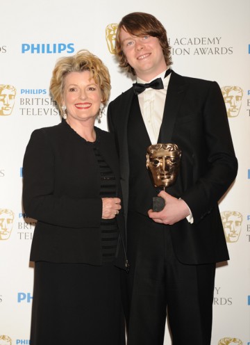 Brenda Blethyn presented Rigby with the Leading Actor BAFTA for his role as Eric Morecambe in Eric & Ernie. (Pic: BAFTA/Richard Kendal)