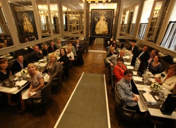 Guests enjoyed a lunch in the impressive Northall dining room at the Corinthia Hotel